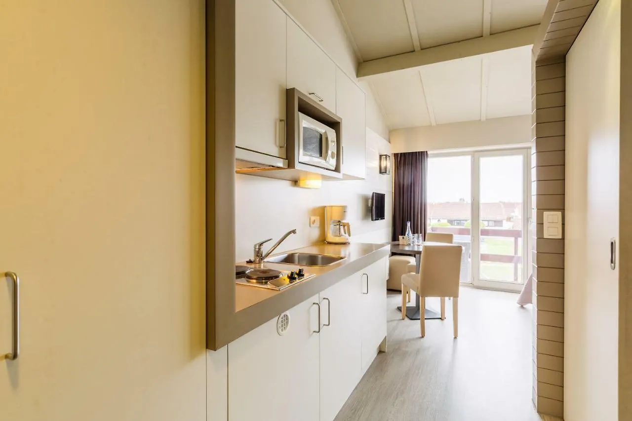 C-Hotels Zeegalm Миделкерк 3*,