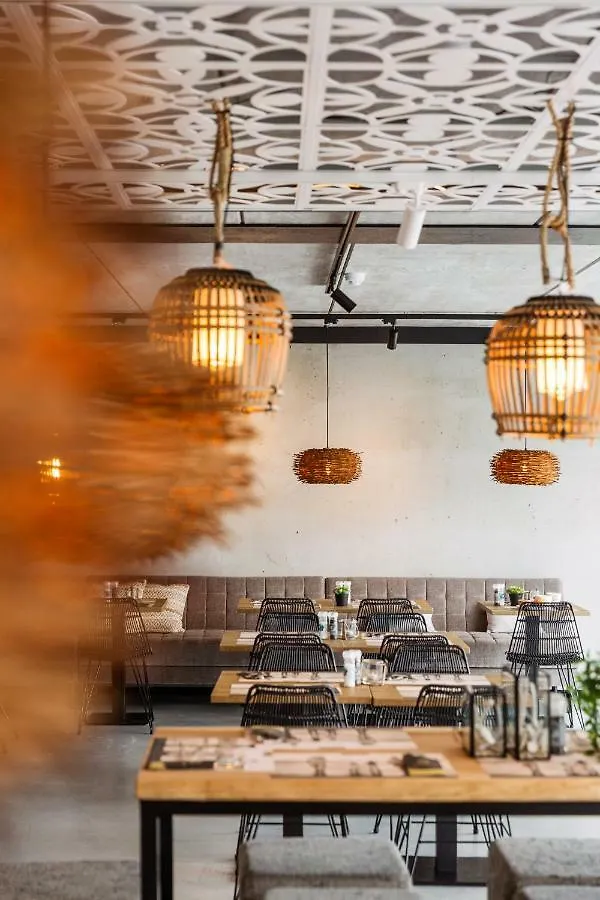 Отель C-Hotels Zeegalm Миделкерк