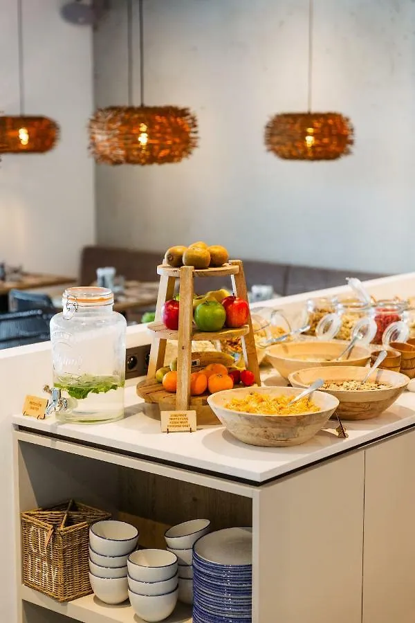 Отель C-Hotels Zeegalm Миделкерк