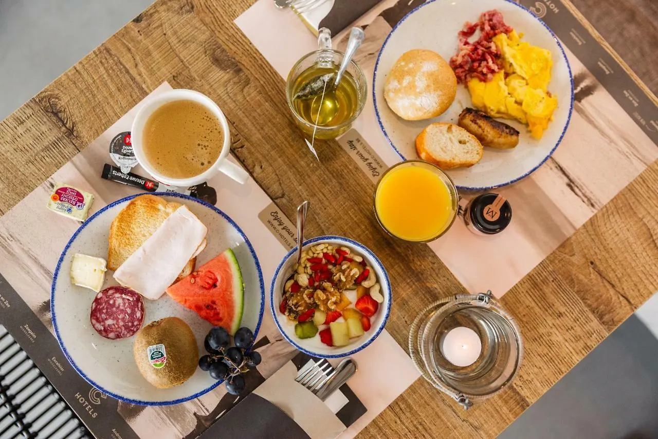 Отель C-Hotels Zeegalm Миделкерк